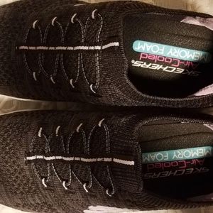 Skechers - Ladies Bungee Slip-On,  Blk/Lavender